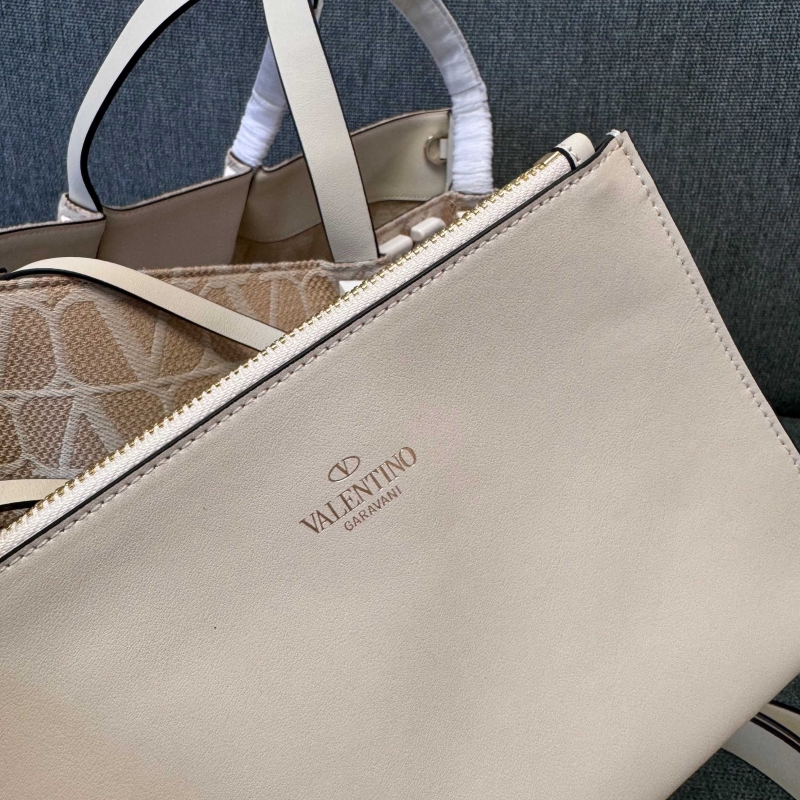 Va1e*ntin0 shopping bag